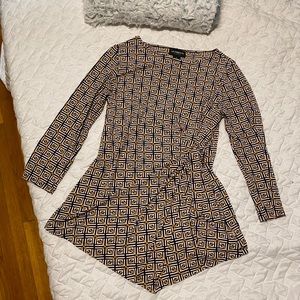 Comfortable, Patterned Liz Claiborne Career Top Fitted with Stretch